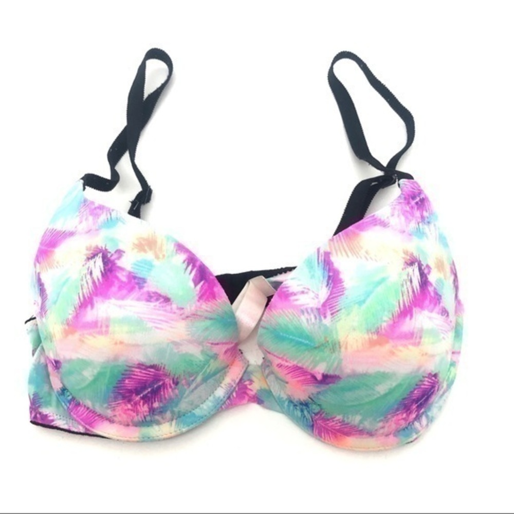 Pink Victoria’s Secret wear everywhere pigeonnant style push-up bra size 32C